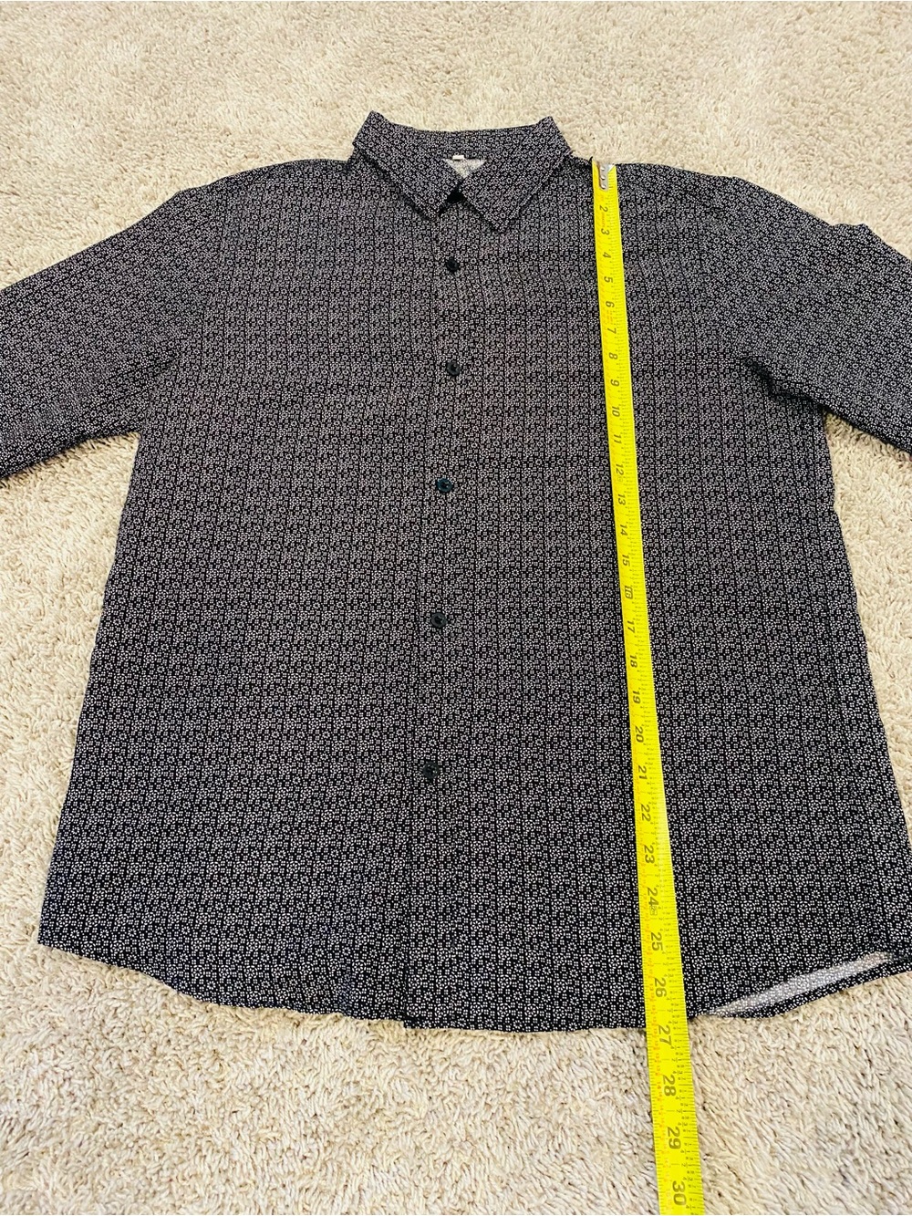 SHEIN Men X-Small /teen Sz 14-16 black Patterned Button-Up Shirt. (Item 0034)